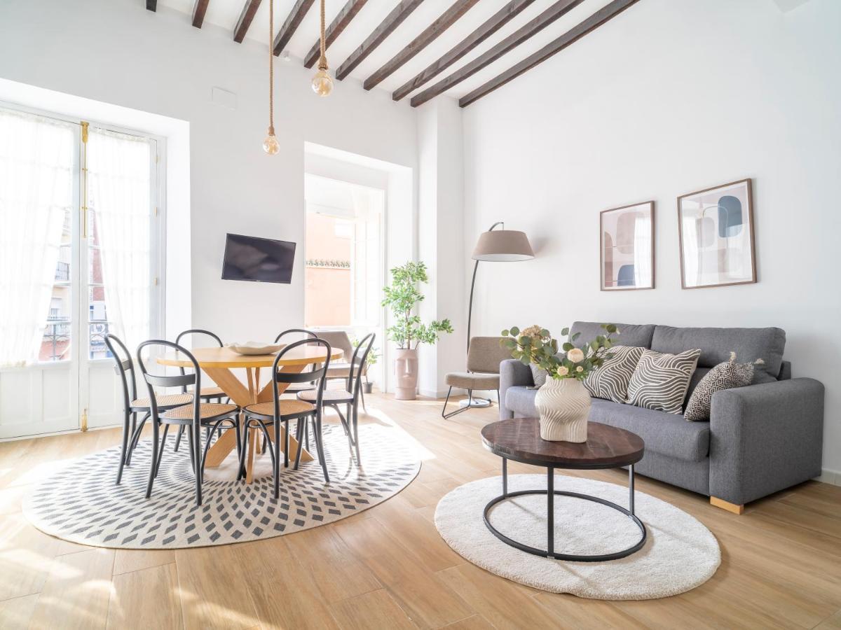Sanders Lavender - Delightful Two-bedroom Downtown * Màlaga